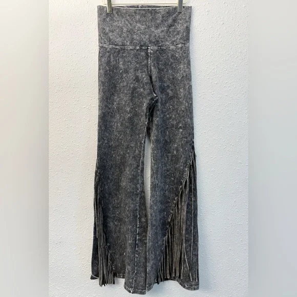 T Party stretch fringe flared leg yoga pants size Medium NWT - Picture 2 of 10